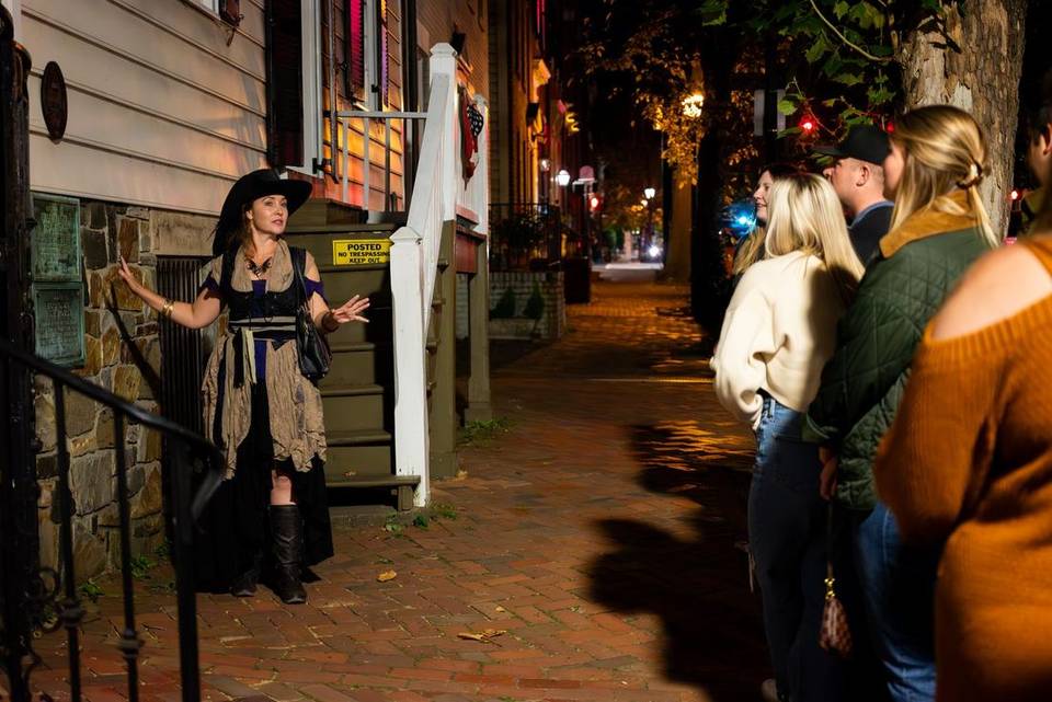 Alexandria ghost tour pub crawl