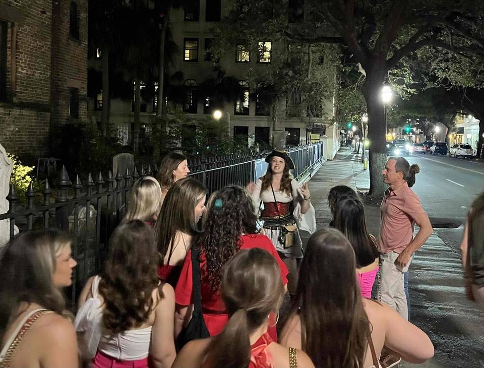 Charleston ghost tour pub crawl